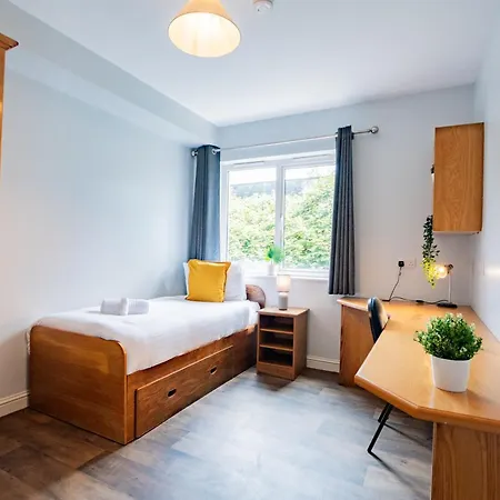 65 - Spacious Three Bed *