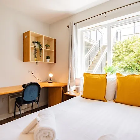 65 - Spacious Three Bed Apartment Galway